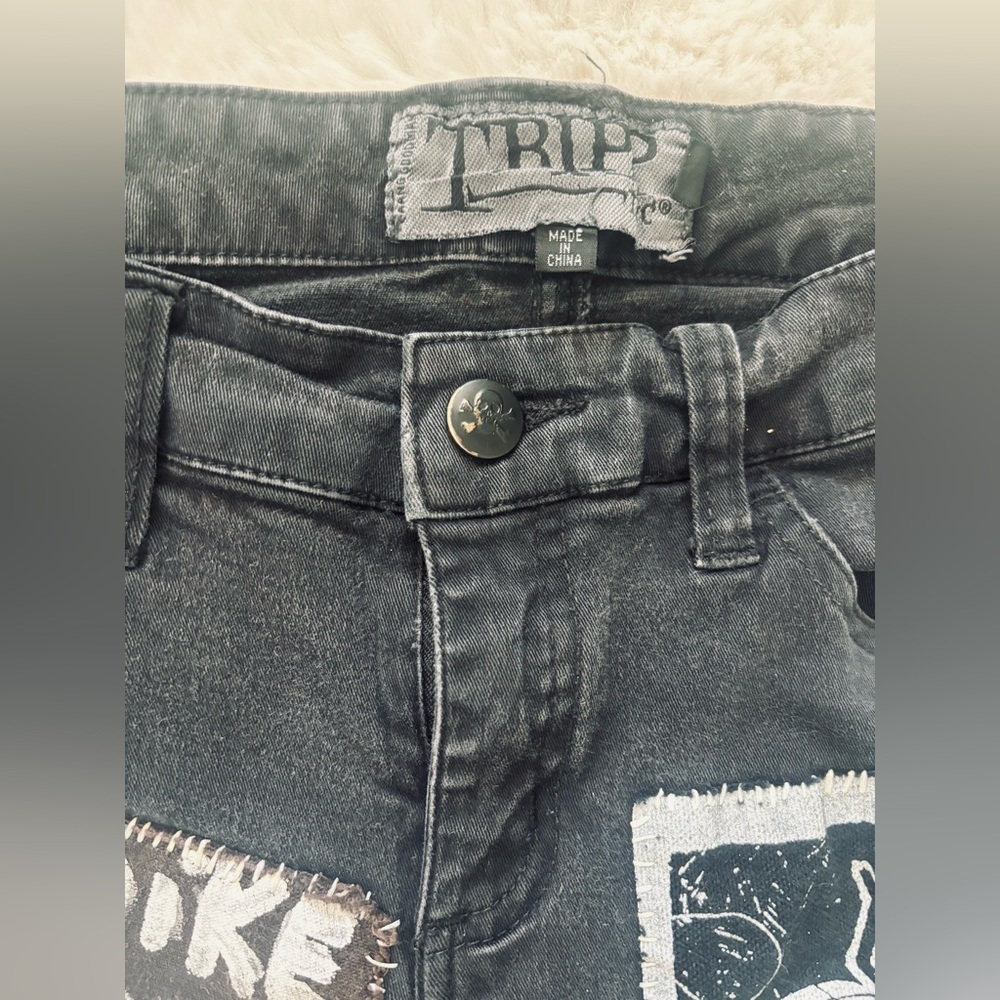 Tripp NYC Customize Studded & Patch Work Black Denim  Jeans Size: 30 - Picture 5 of 7